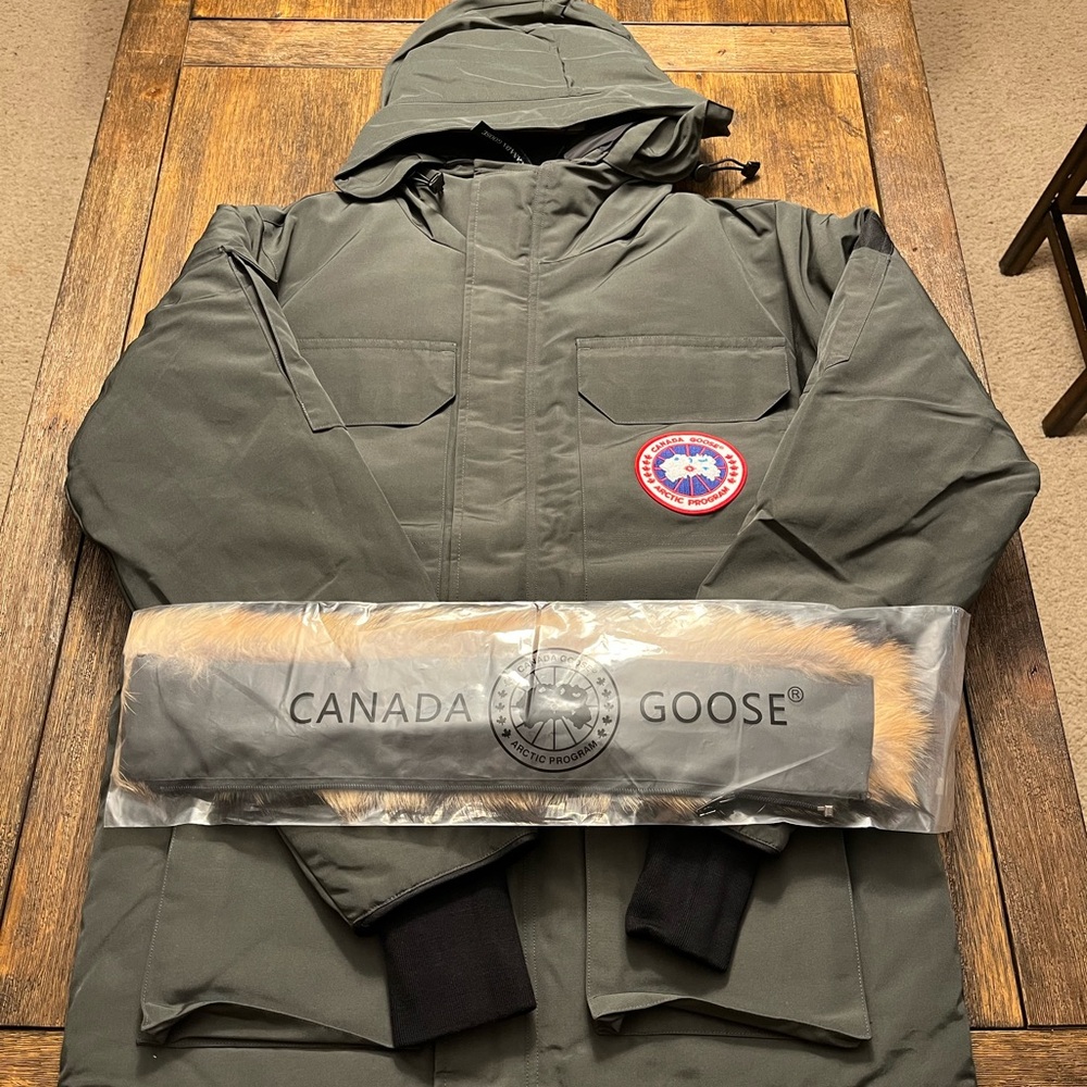Canada Goose Expedition Parka Men’s size S Granite Grey